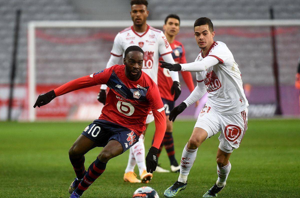 也让相关处 也让相关处