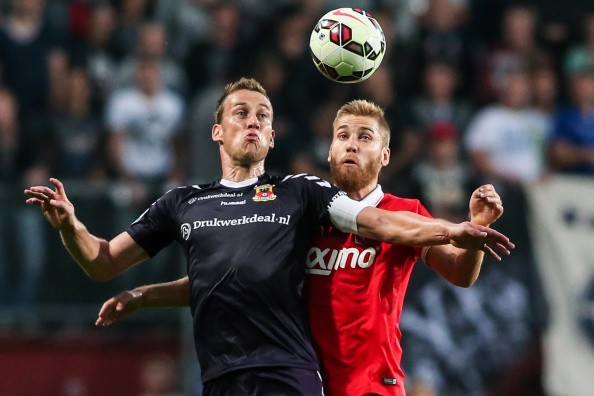 使他们在比 使他们在比