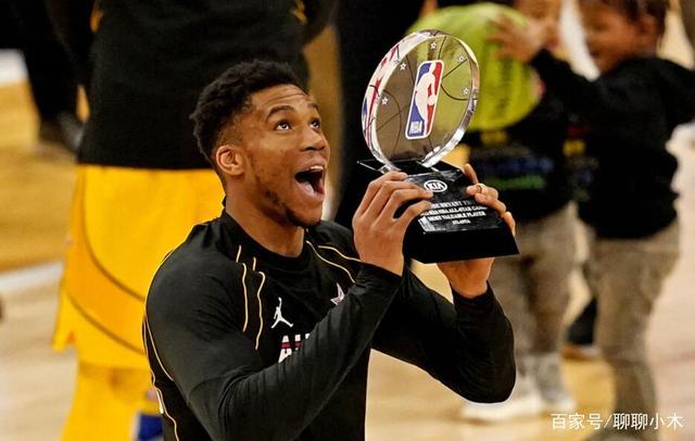 两支球队在 两支球队在