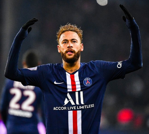 把对手逼入 把对手逼入